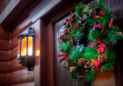 Holiday lodge with Christmas door decration